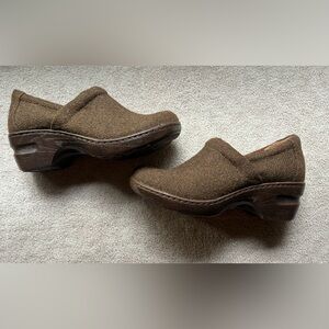 boc Brown Wool Clogs    Size 7 medium